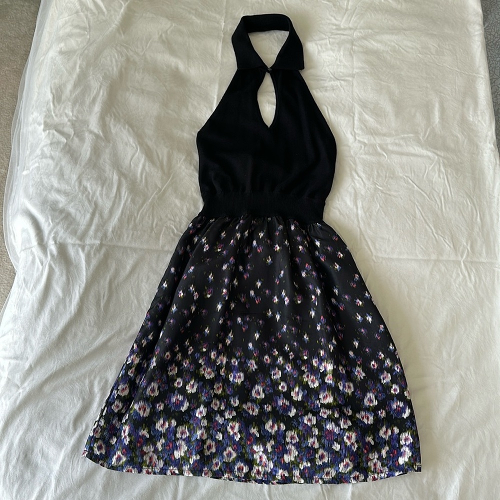 Pretty Bebe Halter Dress with Side Pockets Size XS